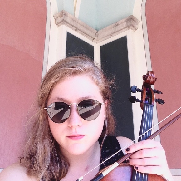 Meet your Posher, Emily - Picture 1 of 1